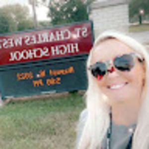 Meet your Posher, Danyelle